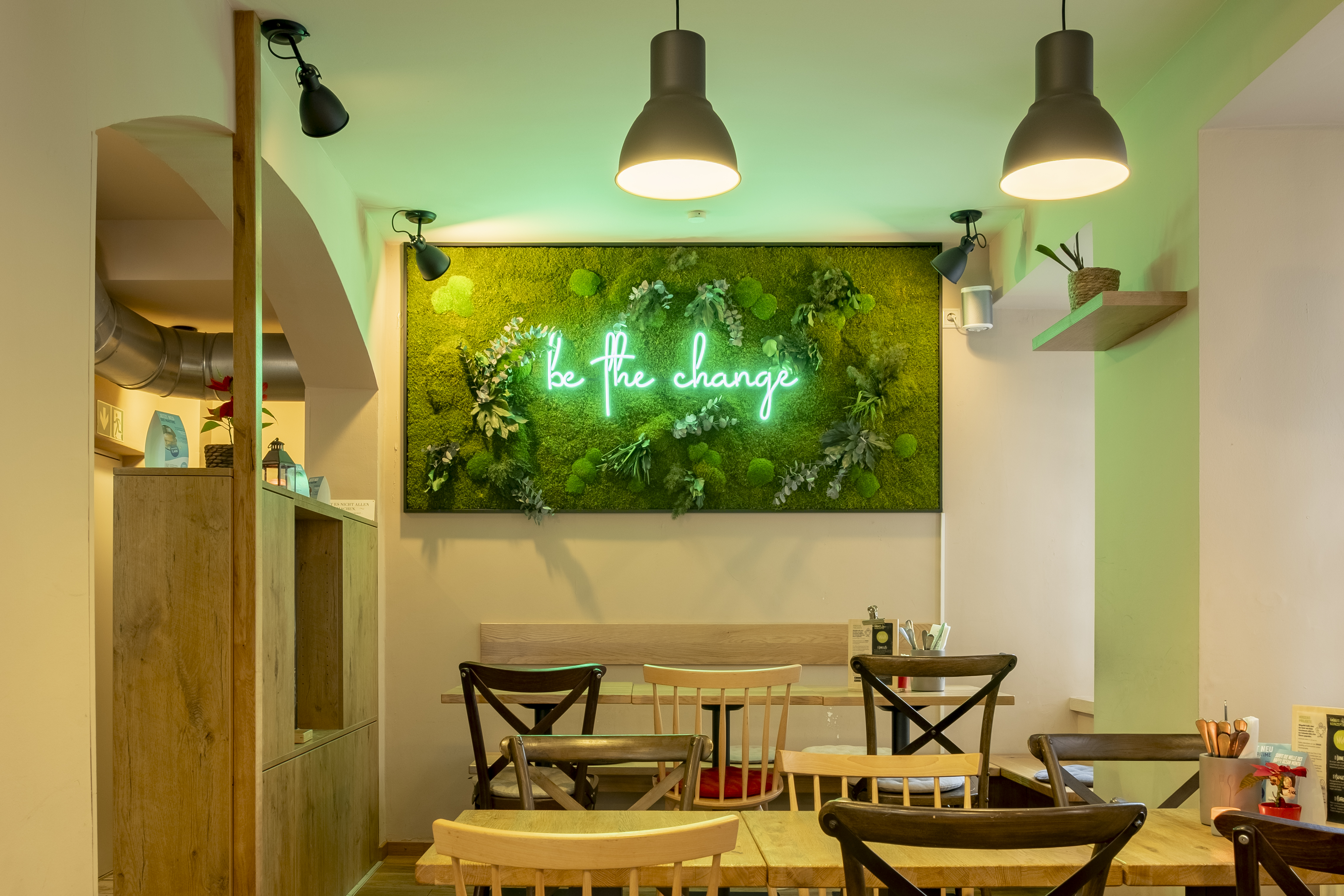 Moosdekoration-fuer-Restaurants-von-styleGREEN